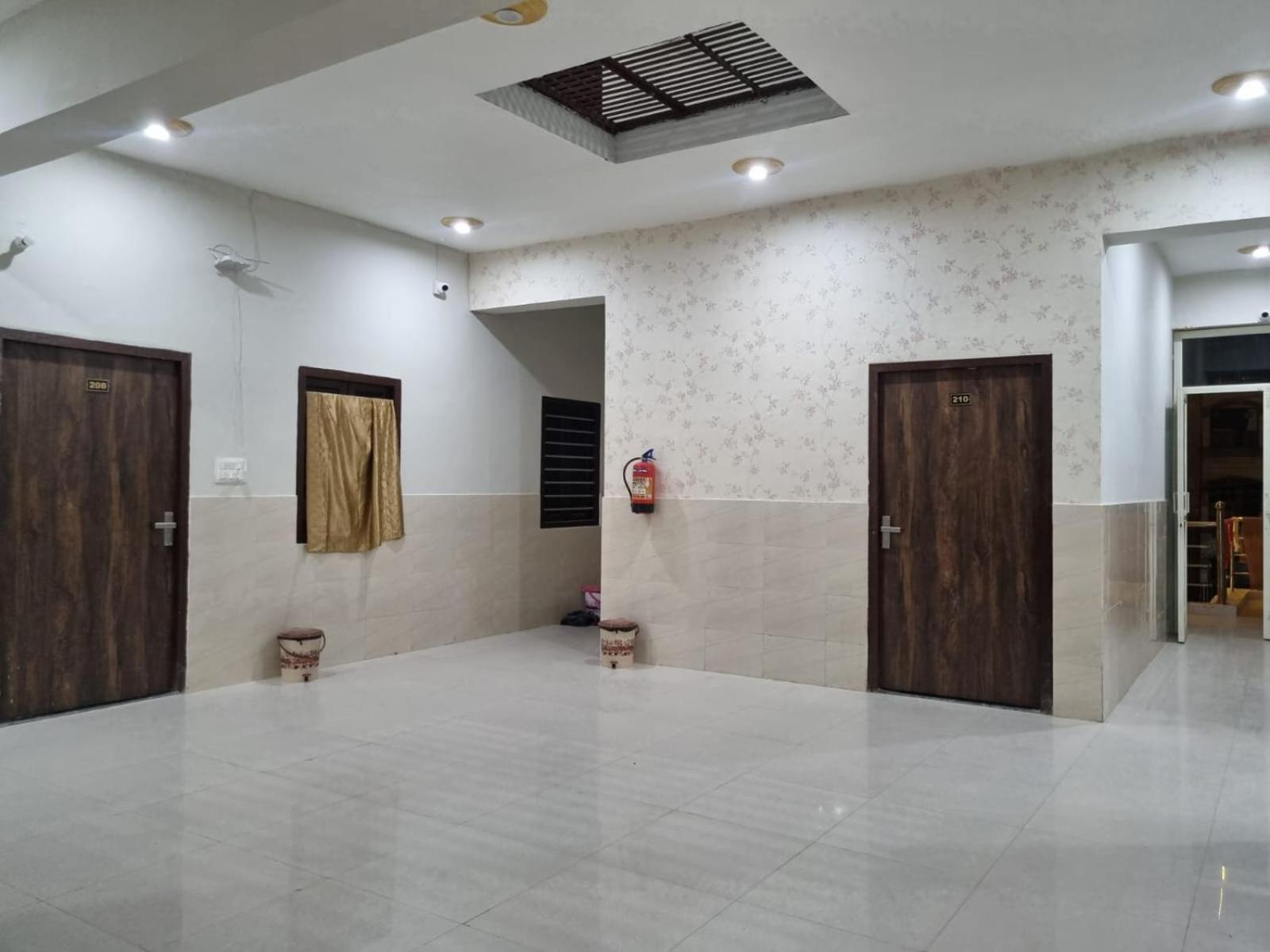 Vrindavan Bhakti Bhavan- Near Prem Mandir By Mukund Hotel Exterior photo